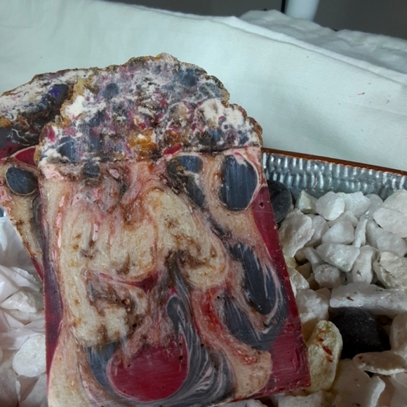 2 Dragon blood slayer scented large soap bars - Picture 10 of 15